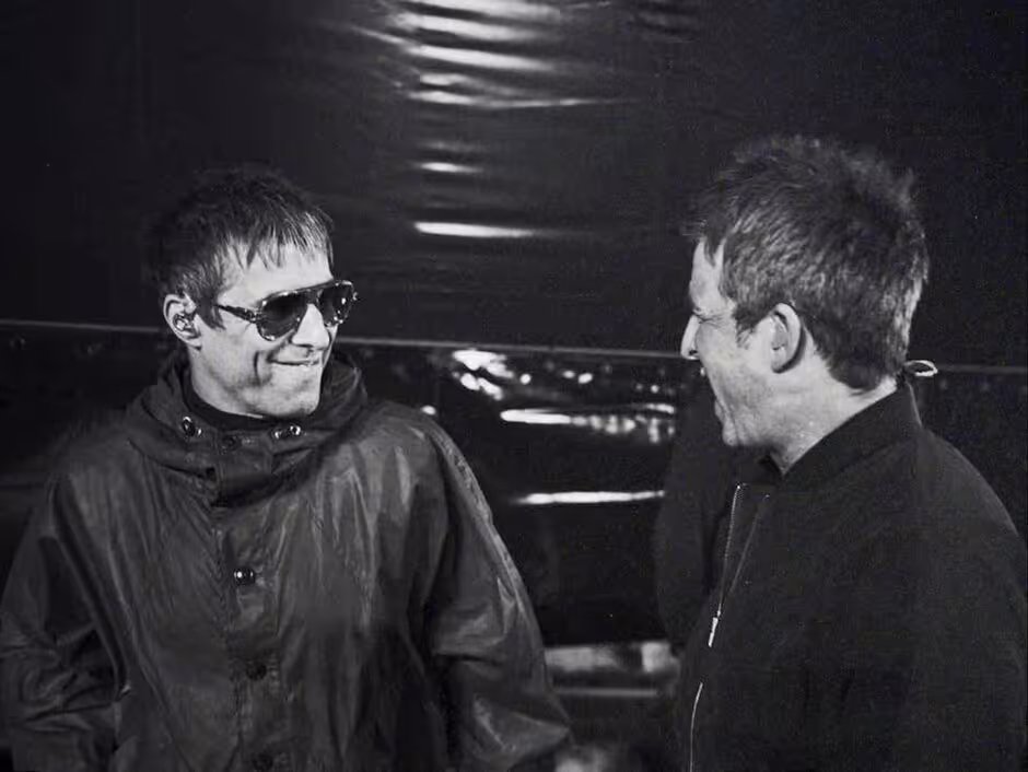 A candid backstage moment during the Oasis Live ’25 reunion tour