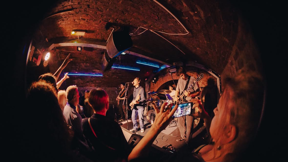 Headwired, Limerick: Single Review