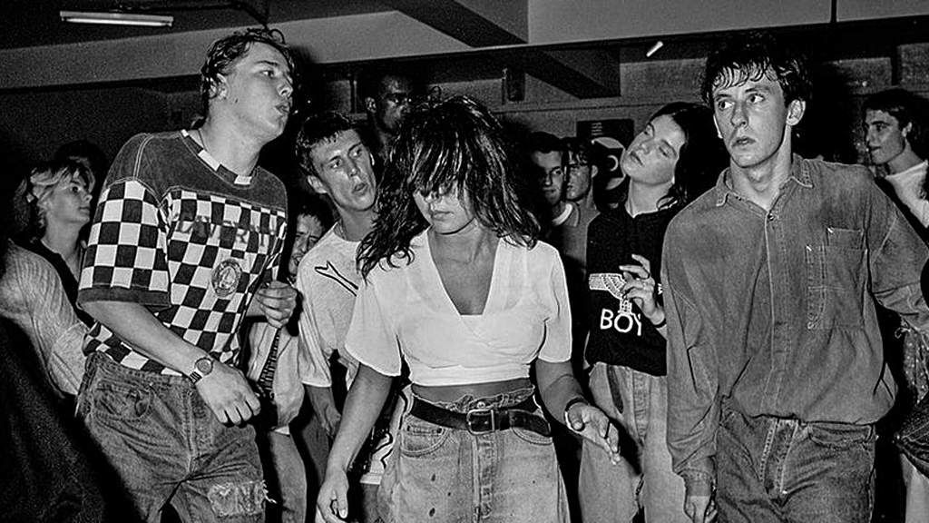 The Haçienda, Manchester 6th July 1988.  (Bez from Happy Mondays 2nd left) © Photo by Avalon / Getty Images