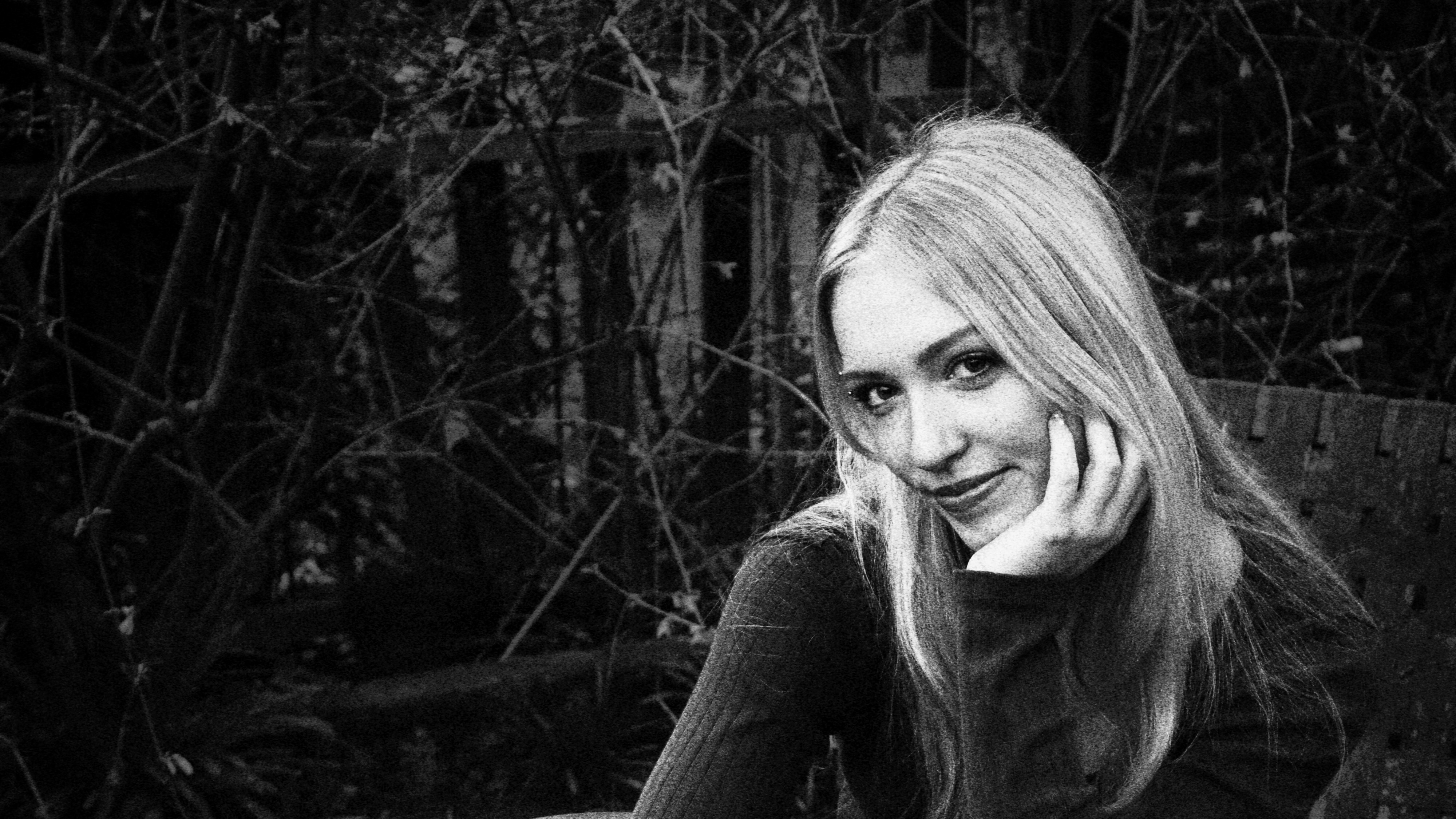 Floë Brown Strikes a Chord with Through Your Veins